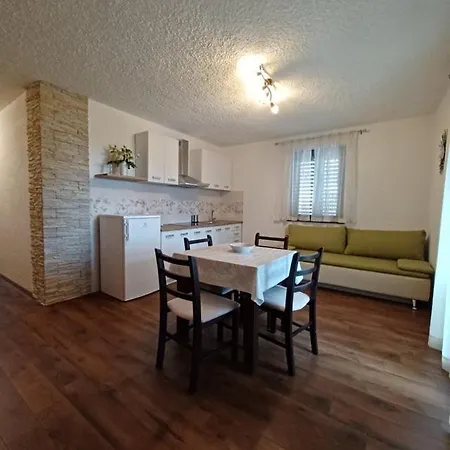 Rina Apartment *
